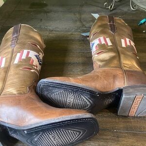 Women’s area Thunderbird boots